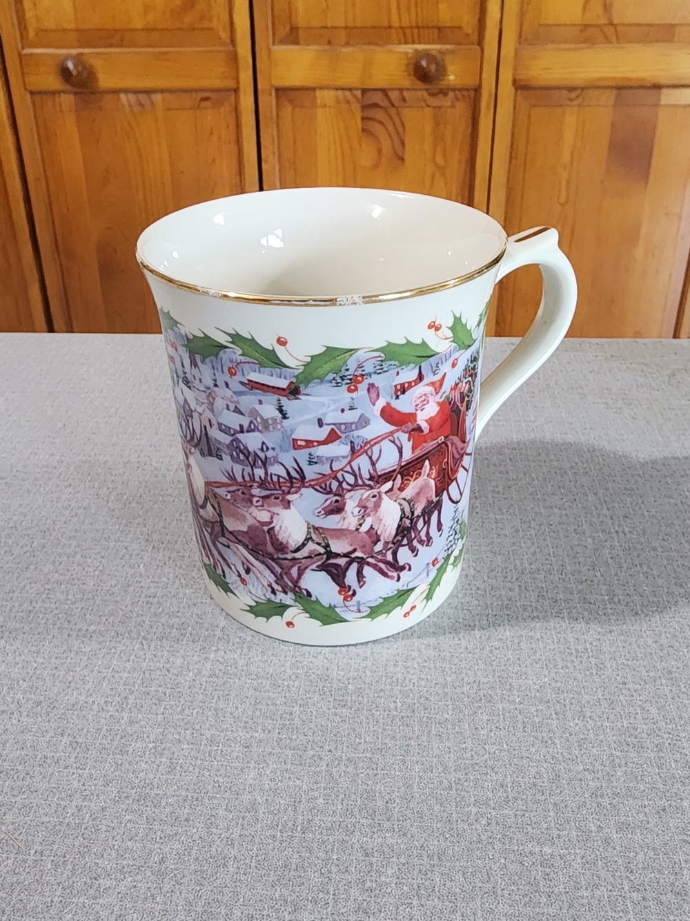 Lenox White Porcelain Holiday Mug with Red & Green Reindeer Scene